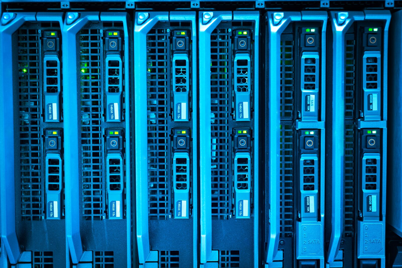 Server-Rack in einem europäischen Rechenzentrum